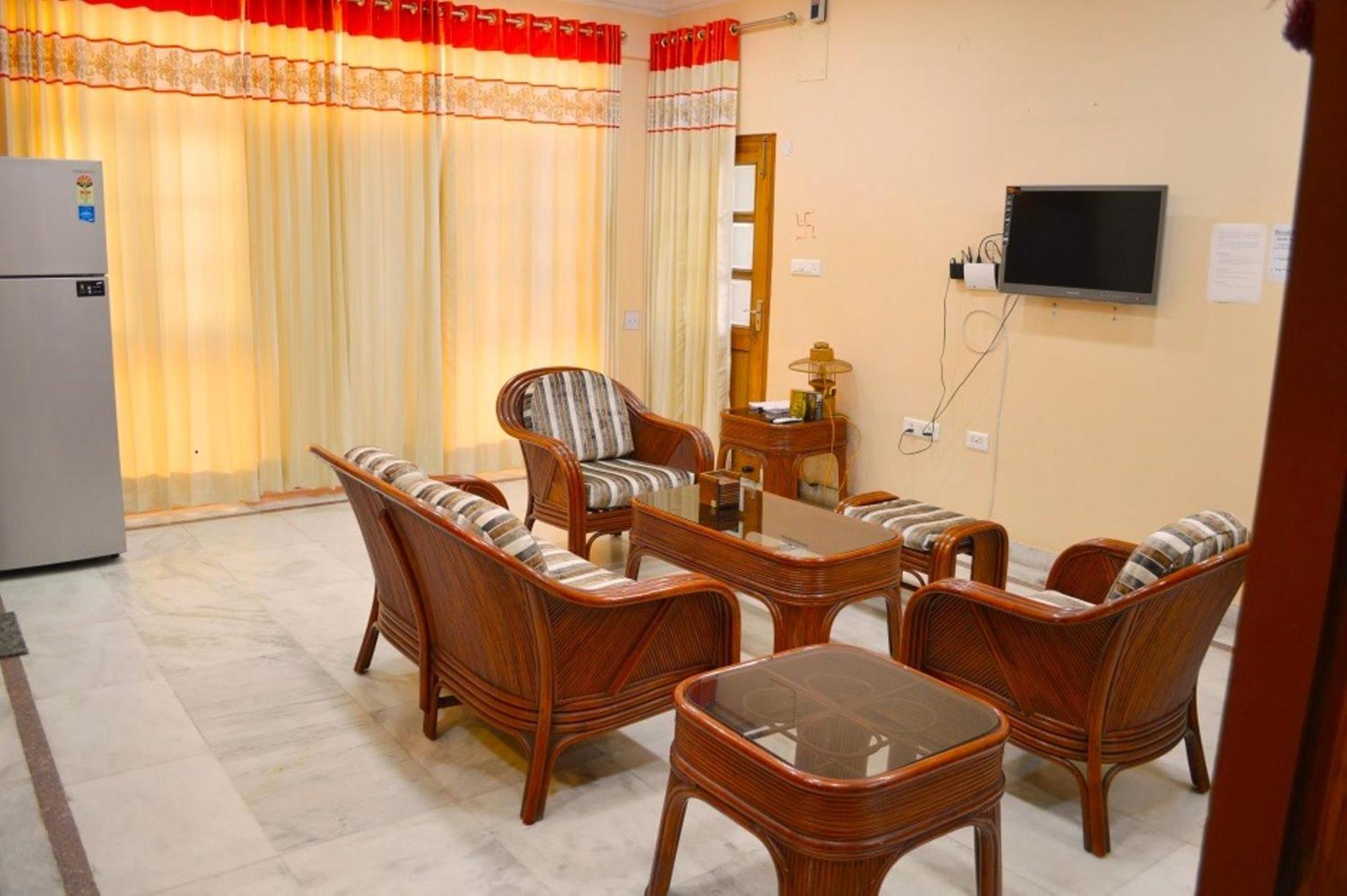 Fully Furnished Ish, Atithya Homestay With Various Amenities And Free Services In Lucknow, India ภายนอก รูปภาพ